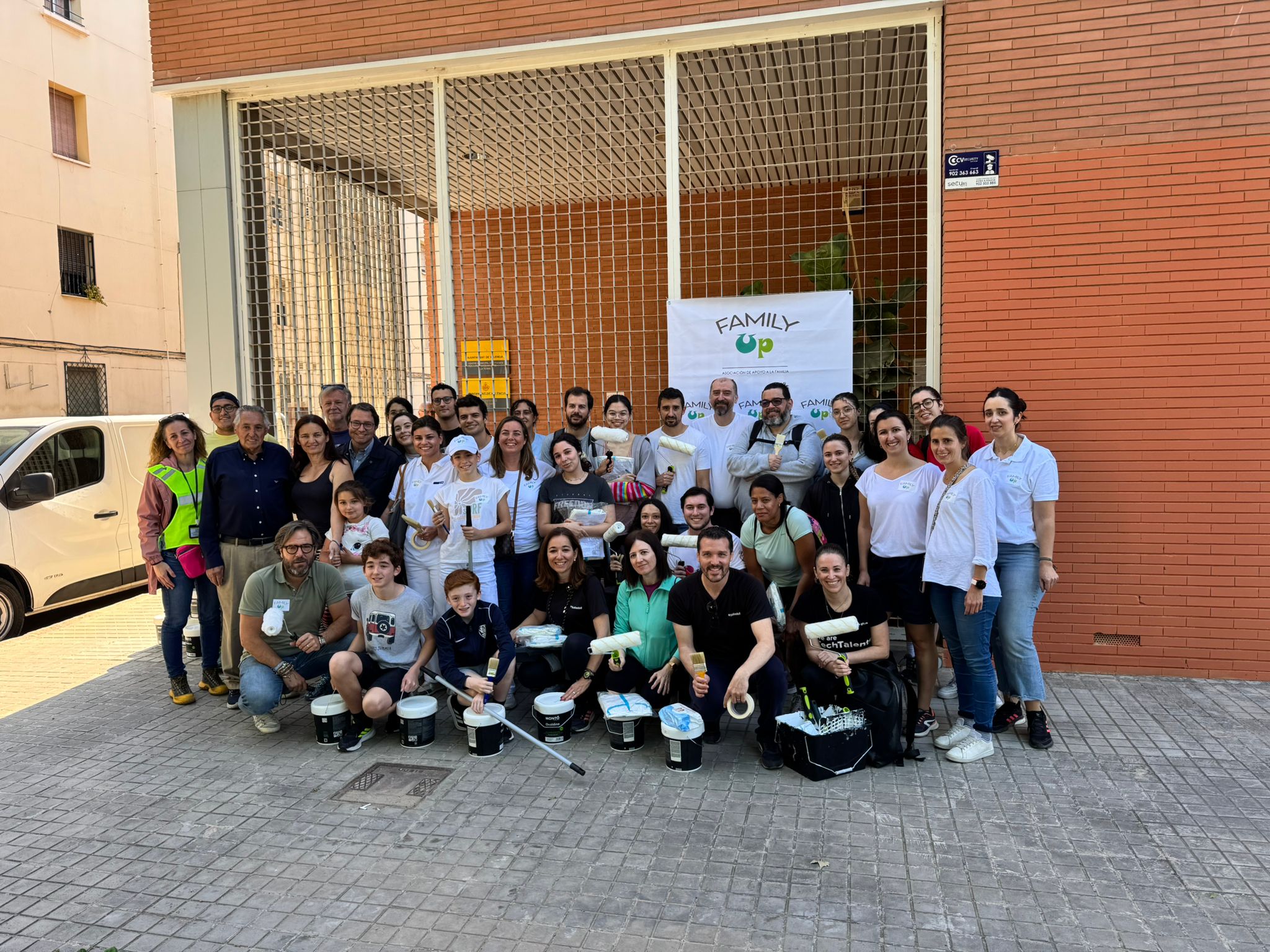 family up solidaridad dana