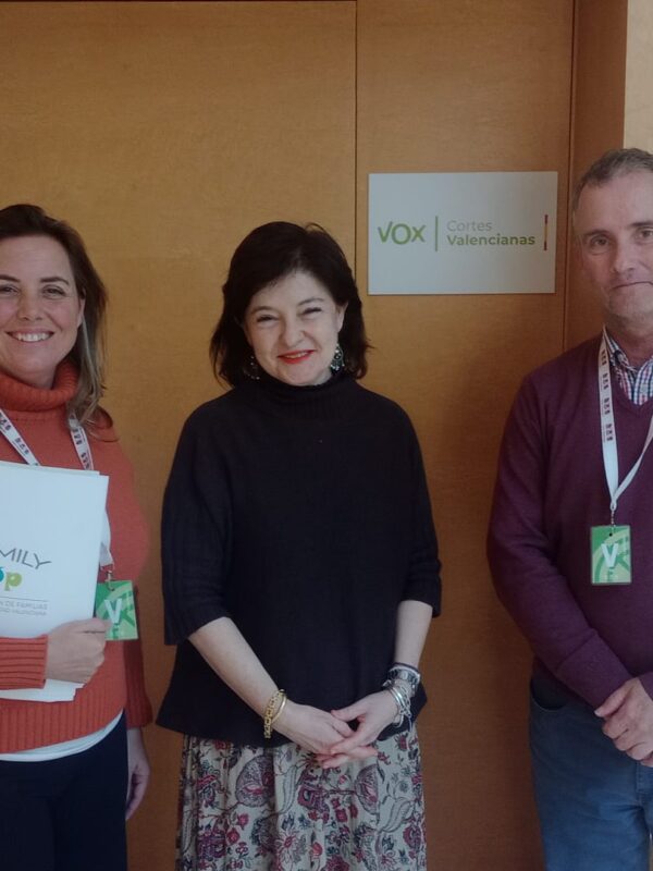 FAMILY UP Y EL VOX EN LAS CORTES VALENCIANAS