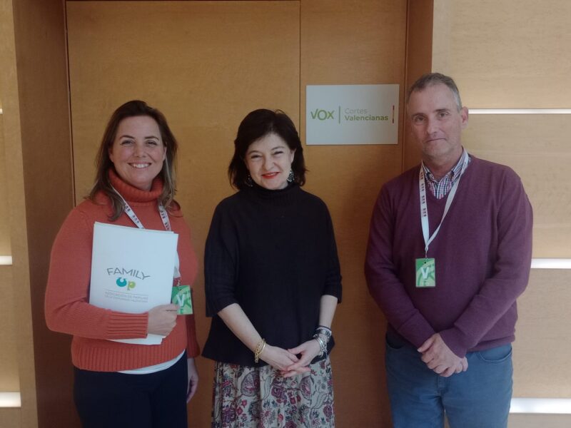 FAMILY UP Y EL VOX EN LAS CORTES VALENCIANAS